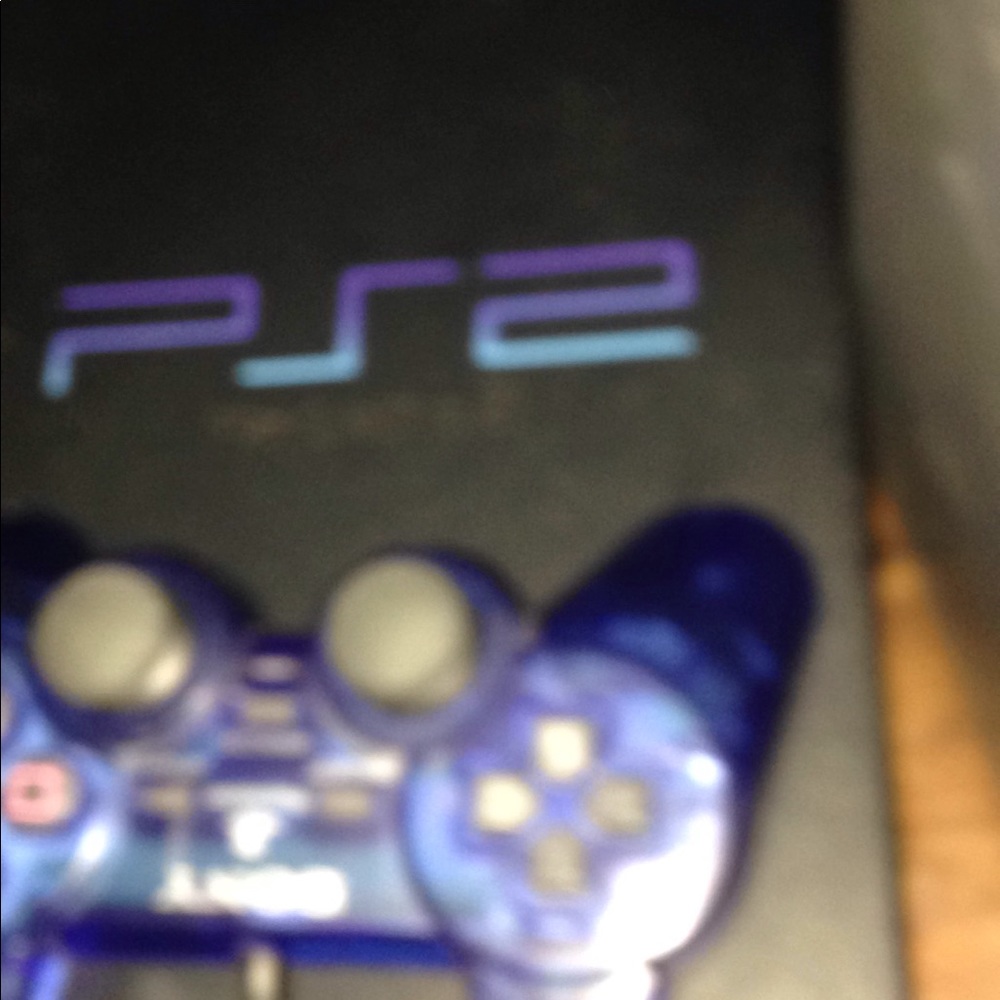 Ps2 with controller - Picture 2 of 4